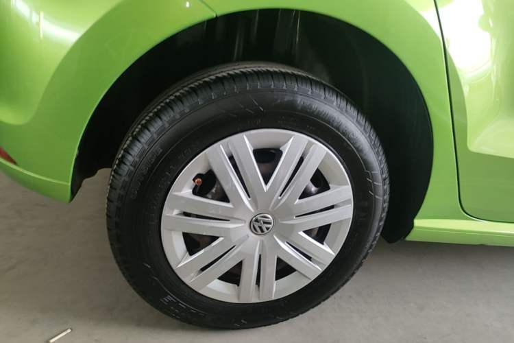 Used Volkswagen Polo 2016 1.4L Automatic Trendy Model Right Rear Wheel Hub