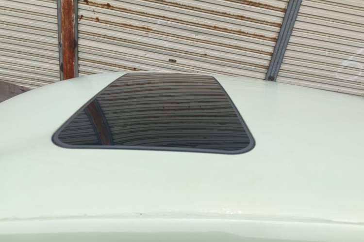 Used Volkswagen Polo 2016 1.6L Automatic Comfort Model Roof
