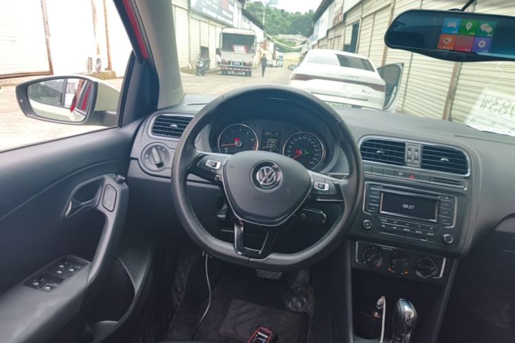 Used Volkswagen Polo 2016 1.6L Automatic Comfort Model Steering Wheel