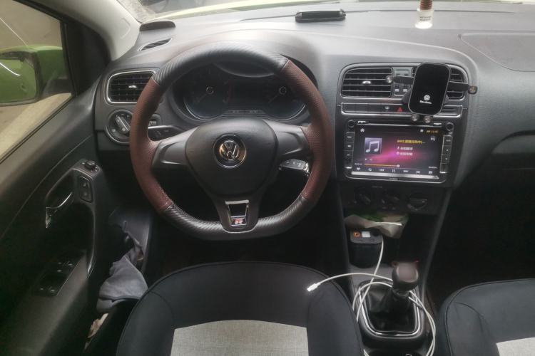Used Volkswagen Polo 2016 1.4L Manual Fashion Model Steering Wheel