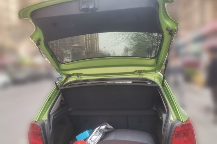 Used Volkswagen Polo 2016 1.4L Manual Fashion Model Trunk