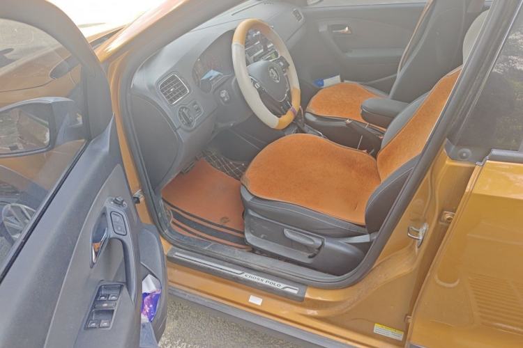 Used Volkswagen Polo 2016 1.6L Cross Polo Automatic Driver Seat