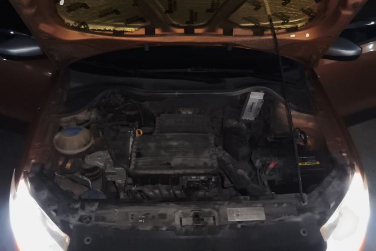 Used Volkswagen Polo 2016 1.6L Cross Polo Automatic Engine Bay