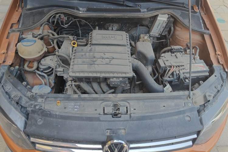 Used Volkswagen Polo 2016 1.6L Cross Polo Automatic Engine Bay