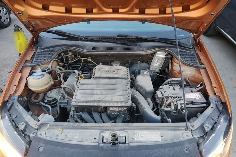 Used Volkswagen Polo 2016 1.6L Cross Polo Automatic Engine Bay