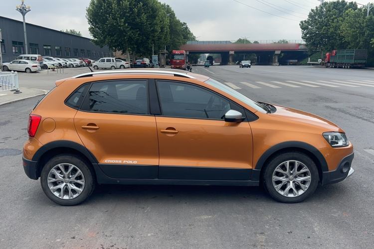 Used Volkswagen Polo 2016 1.6L Cross Polo Automatic Exterior 2