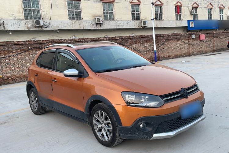 Used Volkswagen Polo 2016 1.6L Cross Polo Automatic Exterior 2