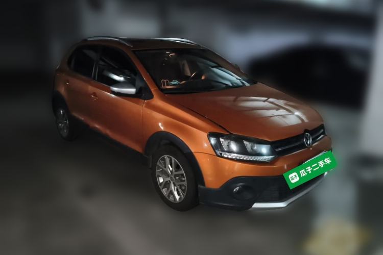 Used Volkswagen Polo 2016 1.6L Cross Polo Automatic Front Right 45 Deg