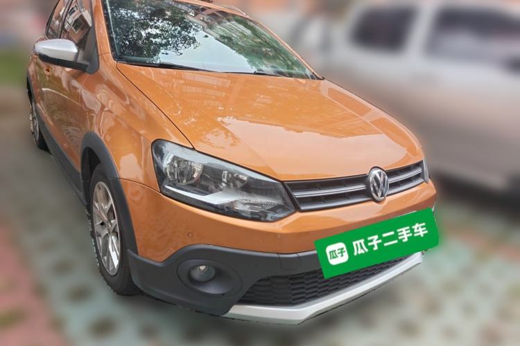 Used Volkswagen Polo 2016 1.6L Cross Polo Automatic Front Right 45 Deg