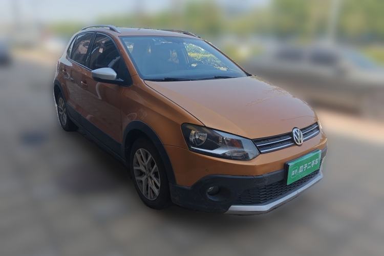 Used Volkswagen Polo 2016 1.6L Cross Polo Automatic Front Right 45 Deg