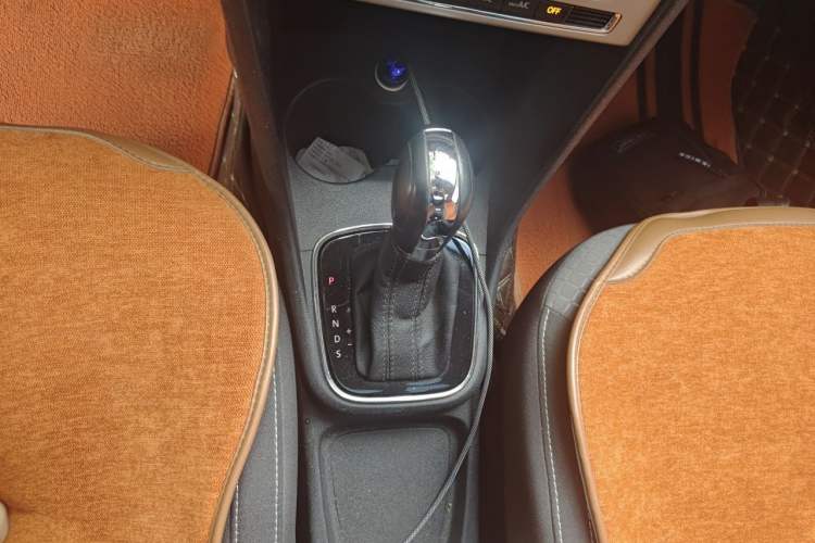 Used Volkswagen Polo 2016 1.6L Cross Polo Automatic Gear Lever