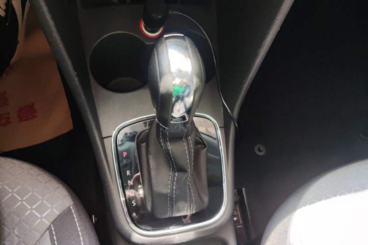 Used Volkswagen Polo 2016 1.6L Cross Polo Automatic Gear Lever