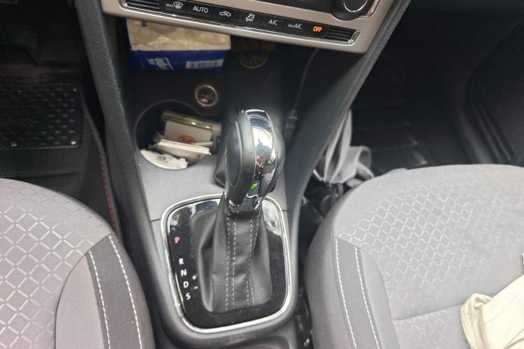 Used Volkswagen Polo 2016 1.6L Cross Polo Automatic Gear Lever