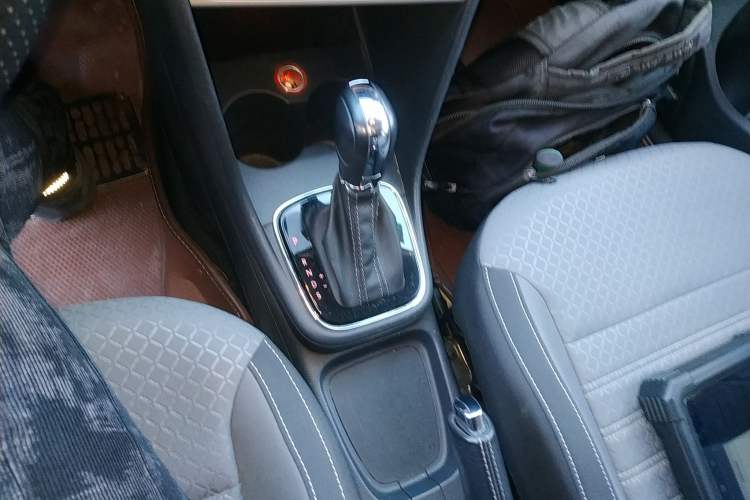 Used Volkswagen Polo 2016 1.6L Cross Polo Automatic Gear Lever