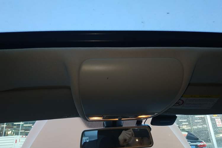 Used Volkswagen Polo 2016 1.6L Cross Polo Automatic Headliner