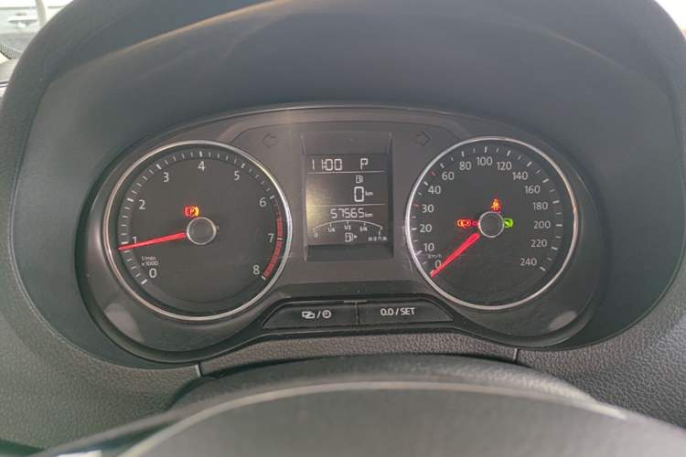 Used Volkswagen Polo 2016 1.6L Cross Polo Automatic Instrument Cluster