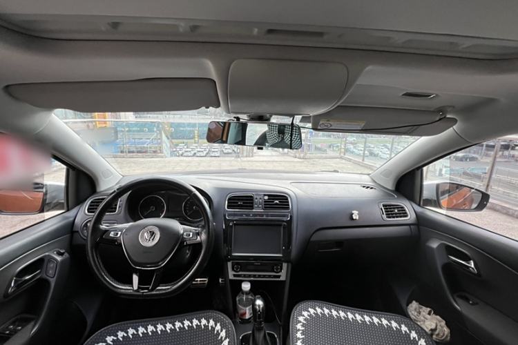 Used Volkswagen Polo 2016 1.6L Cross Polo Automatic Interior 1