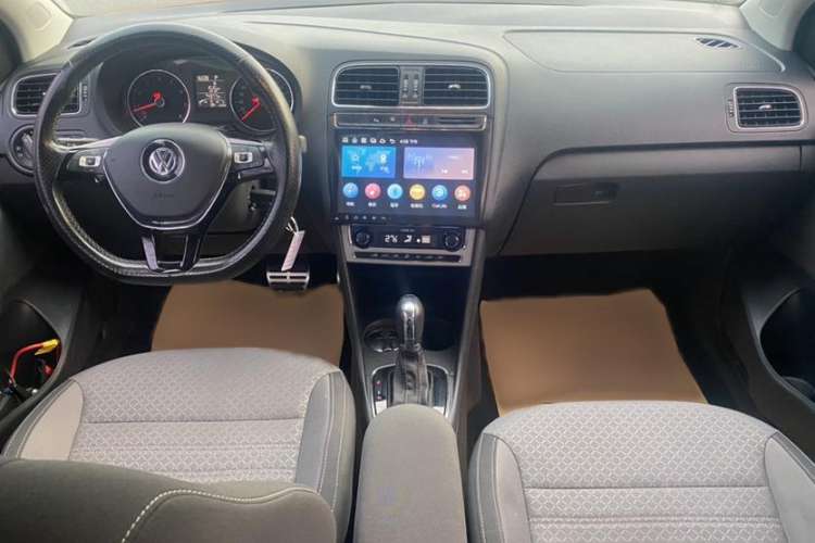 Used Volkswagen Polo 2016 1.6L Cross Polo Automatic Interior 1