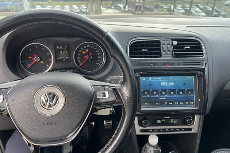 Used Volkswagen Polo 2016 1.6L Cross Polo Automatic Interior 2
