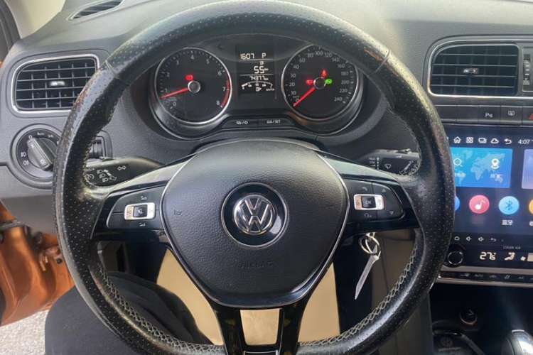 Used Volkswagen Polo 2016 1.6L Cross Polo Automatic Interior 2
