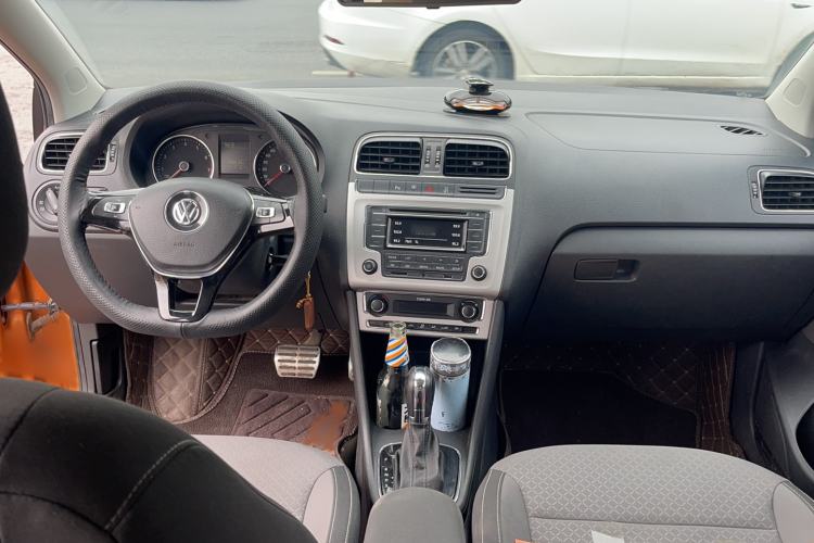 Used Volkswagen Polo 2016 1.6L Cross Polo Automatic Interior 3