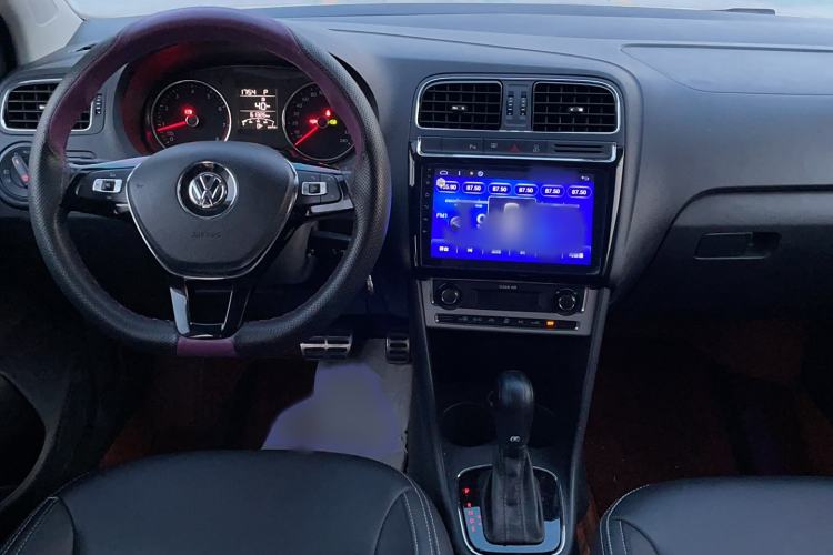 Used Volkswagen Polo 2016 1.6L Cross Polo Automatic Interior 3