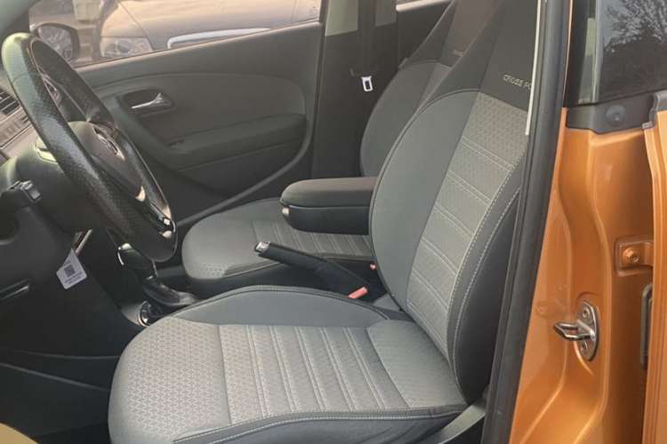 Used Volkswagen Polo 2016 1.6L Cross Polo Automatic Interior 3