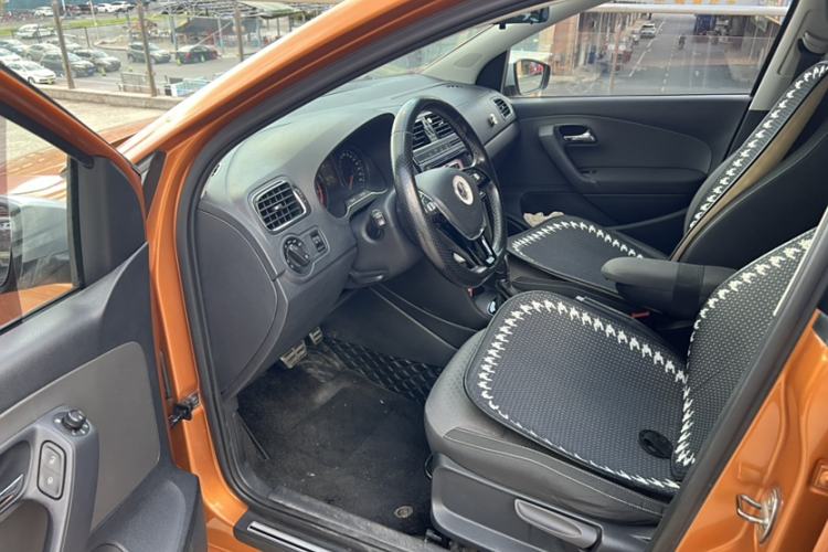 Used Volkswagen Polo 2016 1.6L Cross Polo Automatic Interior 4