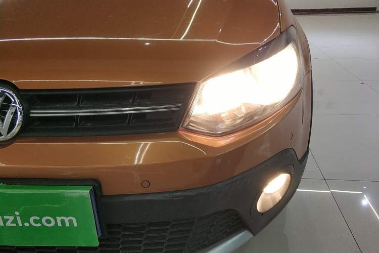 Used Volkswagen Polo 2016 1.6L Cross Polo Automatic Left Front Headlight