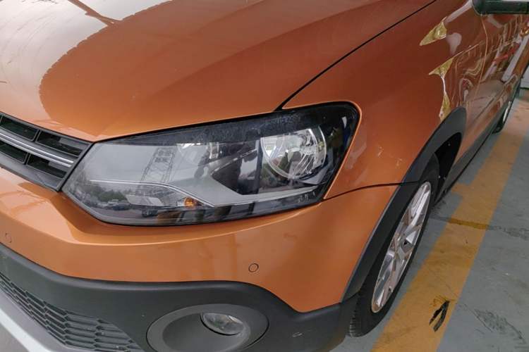 Used Volkswagen Polo 2016 1.6L Cross Polo Automatic Left Front Headlight