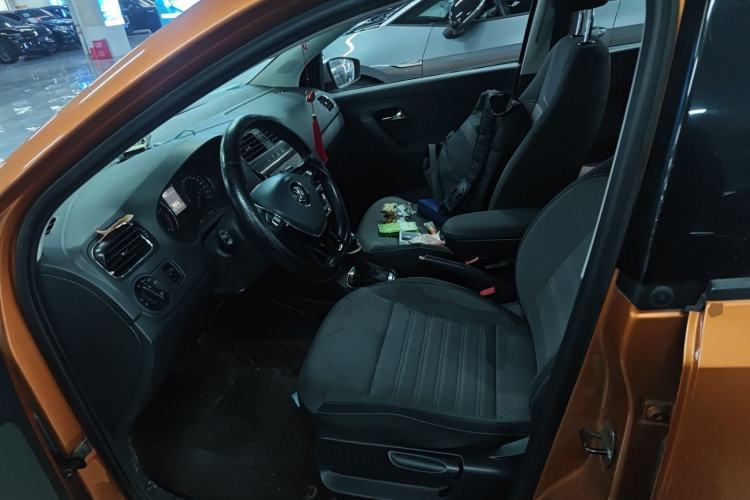 Used Volkswagen Polo 2016 1.6L Cross Polo Automatic Left Front Seat