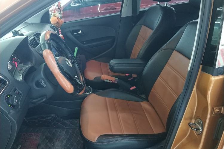 Used Volkswagen Polo 2016 1.6L Cross Polo Automatic Left Front Seat
