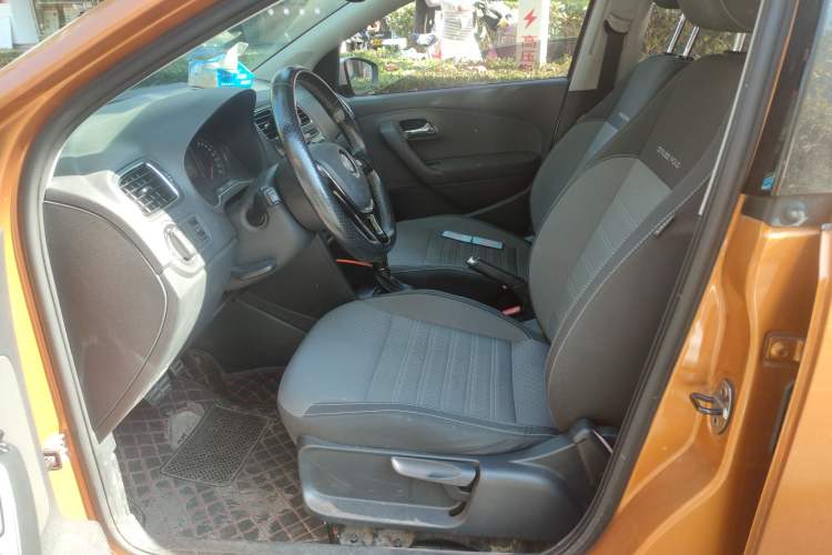 Used Volkswagen Polo 2016 1.6L Cross Polo Automatic Left Front Seat