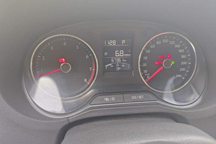 Used Volkswagen Polo 2016 1.6L Cross Polo Automatic Odometer Close Up