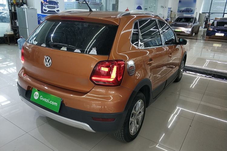 Used Volkswagen Polo 2016 1.6L Cross Polo Automatic Rear Right 45 Deg