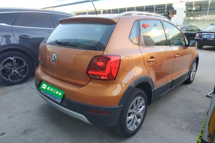 Used Volkswagen Polo 2016 1.6L Cross Polo Automatic Rear Right 45 Deg