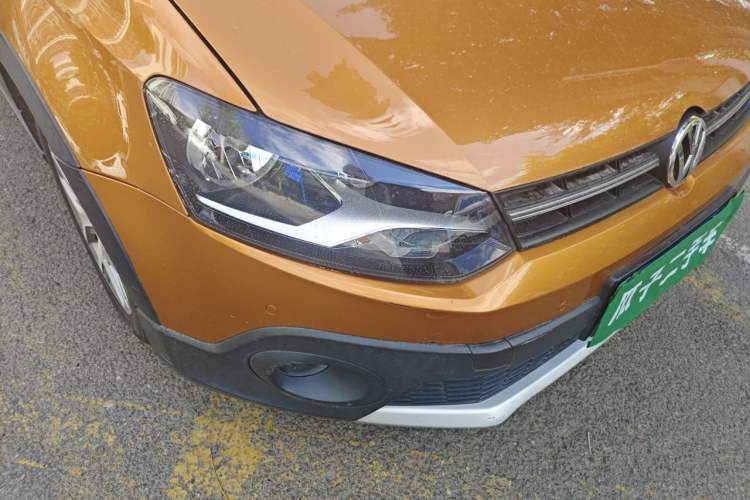 Used Volkswagen Polo 2016 1.6L Cross Polo Automatic Right Front Headlight