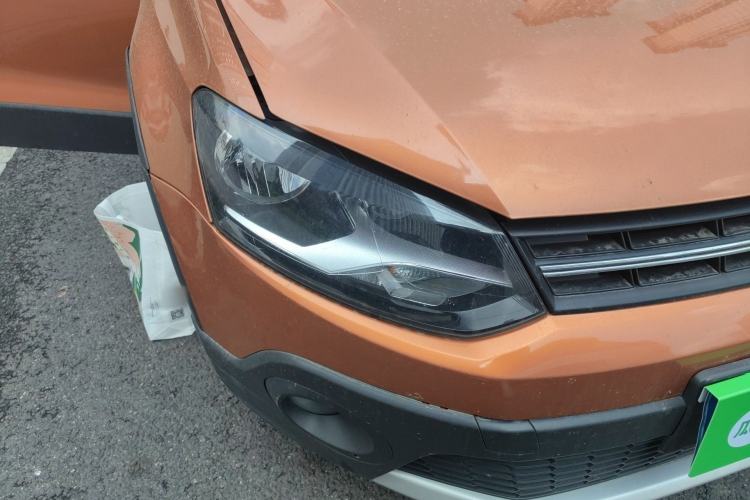 Used Volkswagen Polo 2016 1.4L Cross Polo Automatic Right Front Headlight