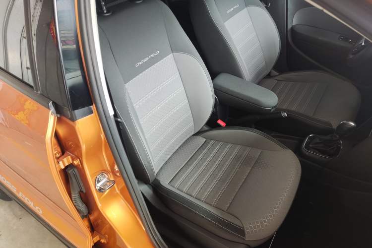 Used Volkswagen Polo 2016 1.6L Cross Polo Automatic Right Front Seat