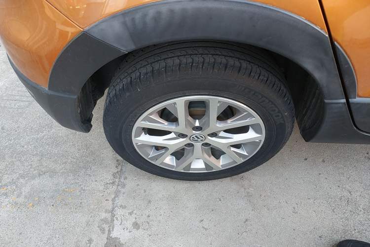 Used Volkswagen Polo 2016 1.6L Cross Polo Automatic Right Rear Wheel Hub