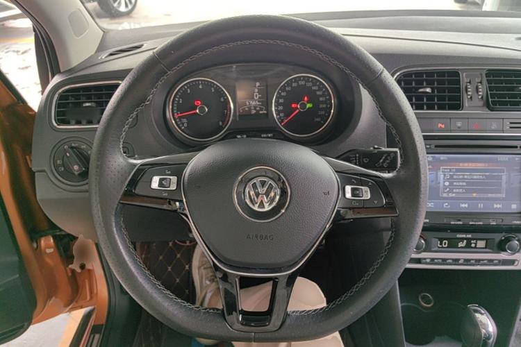 Used Volkswagen Polo 2016 1.6L Cross Polo Automatic Steering Wheel