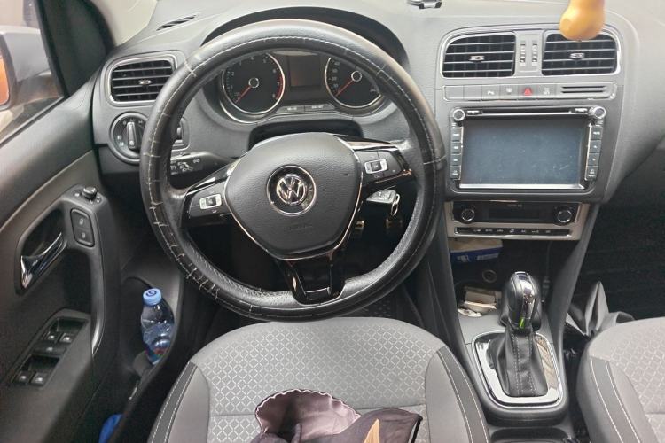 Used Volkswagen Polo 2016 1.6L Cross Polo Automatic Steering Wheel