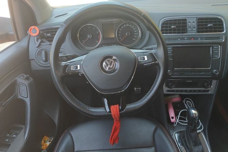 Used Volkswagen Polo 2016 1.6L Cross Polo Automatic Steering Wheel