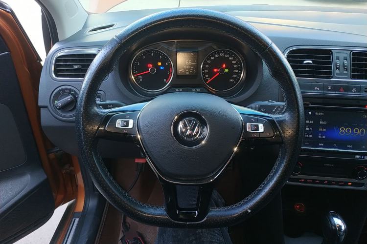 Used Volkswagen Polo 2016 1.6L Cross Polo Automatic Steering Wheel
