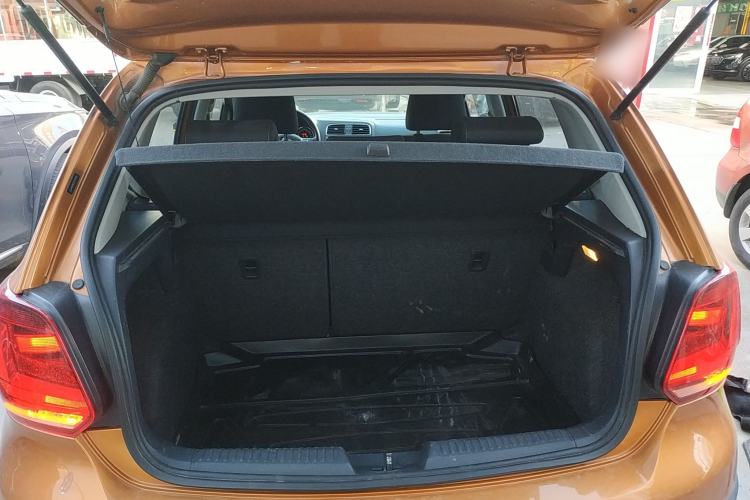 Used Volkswagen Polo 2016 1.6L Cross Polo Automatic Trunk