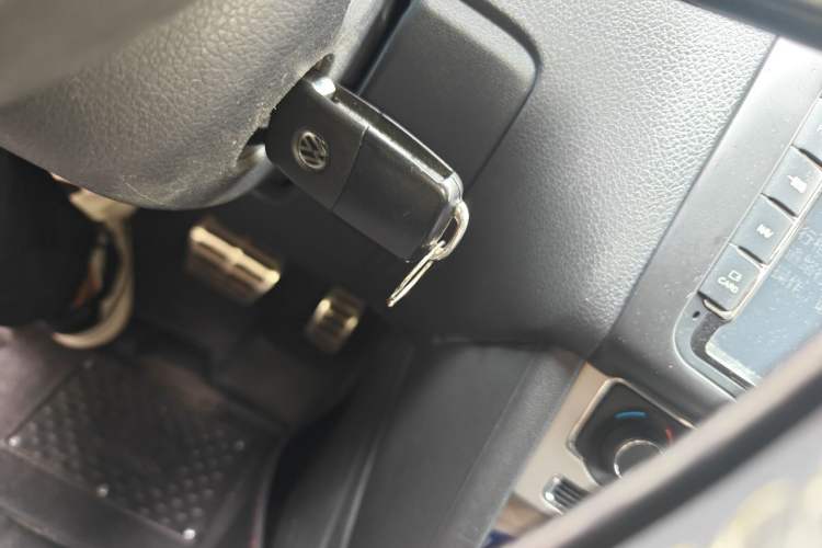 Used Volkswagen Polo 2016 1.6L Cross Polo Automatic Vehicle Key