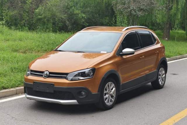 Ojetý Volkswagen Polo 2016 1.4L Cross Polo Automatic