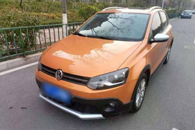 Ojetý Volkswagen Polo 2016 1.6L Cross Polo Automatic