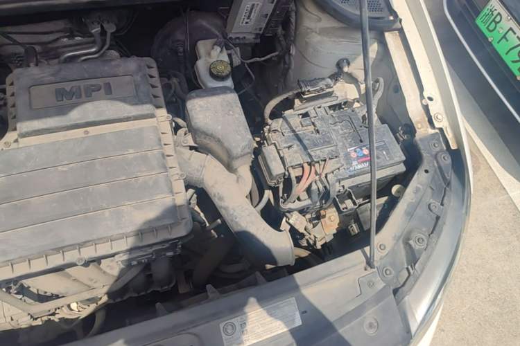 Used Volkswagen Polo 2016 1.6L Automatic Comfort Model Engine Bay Left
