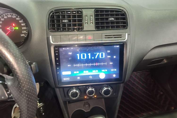 Used Volkswagen Polo 2016 1.4L Automatic Trendy Model Audio And AC Panel